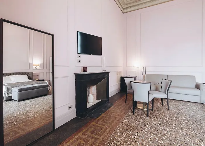 Gregorini Bingham Art Luxury Πανσιόν 4*