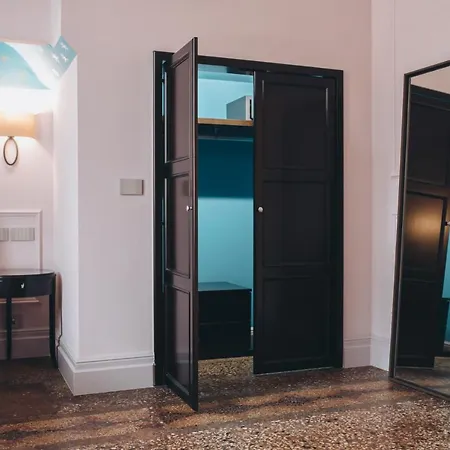 Gregorini Bingham Art Luxury Πανσιόν 4*