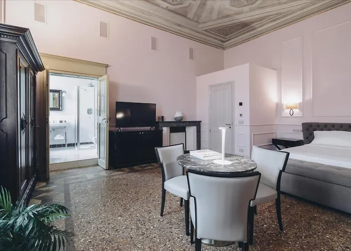 Gæstehus Gregorini Bingham Art Luxury Bologna