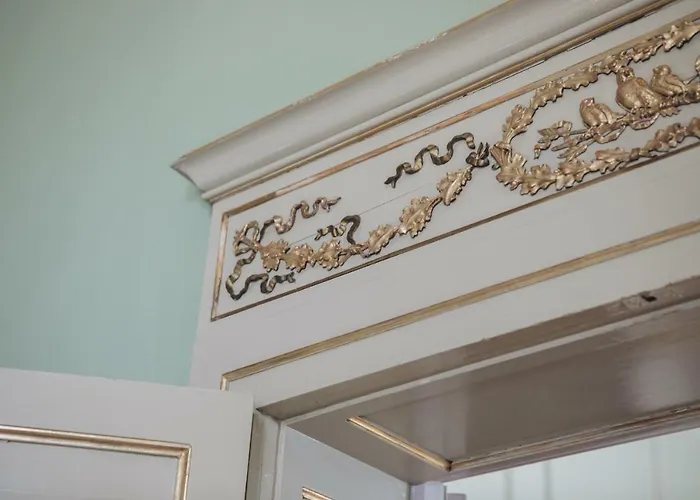 Gregorini Bingham Art Luxury Guest house