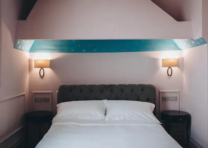 Gregorini Bingham Art Luxury Guest house