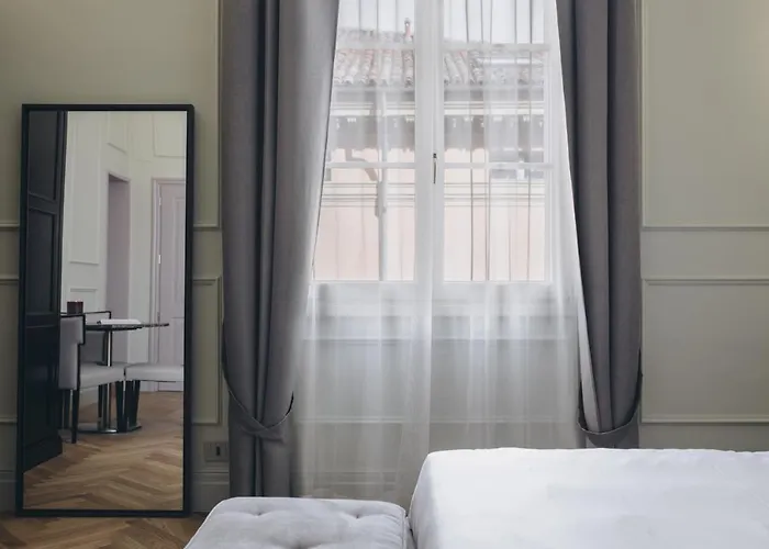 Gregorini Bingham Art Luxury Guest house